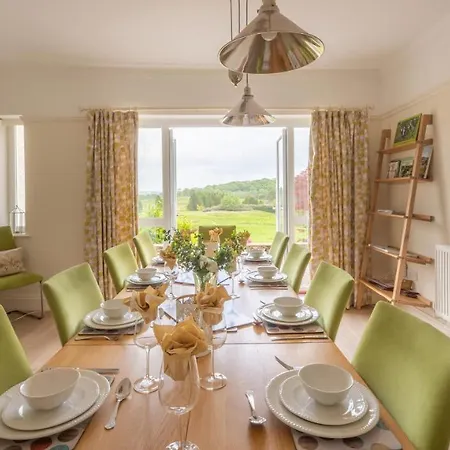 Holiday home Hazelseat House *
